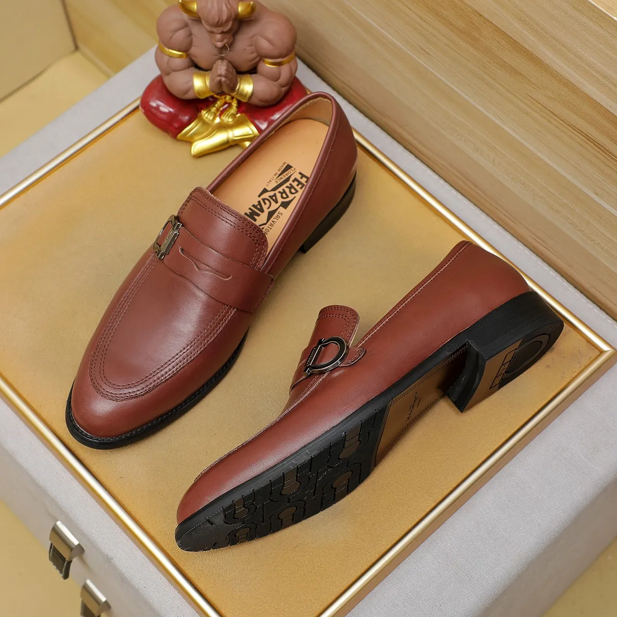 Men's shoes 💰460 Ferragamo [Ferragamo] top imported suit men's shoes 💯Original copy of the official website, product materials: selected imported embossed calfskin + luxury hardware buckle accessories ~ imported water-dyed cow 🐂 leather lining. Strong three-dimensional visual effect, original combination outsole, multiple colors available😘 Size: 39-44 (38.45.46. Customized)